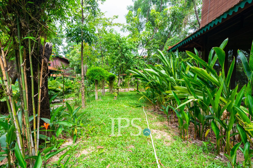 3 Bedroom  Compound Wooden House For Rent - Sala Kamreuk, Siem Reap