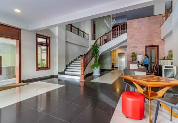 3 Bedroom Serviced Apartment For Rent - Tonle Bassac, Phnom Penh thumbnail