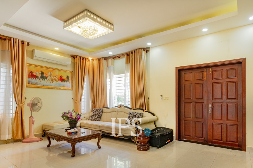 3 Bedroom Villa For Sale - Borey Angkor Palace, Svay Dangkum, Siem Reap