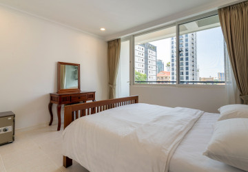 4 Bedroom Apartment  For Rent - BKK1, Phnom Penh thumbnail