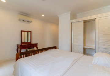 4 Bedroom Apartment  For Rent - BKK1, Phnom Penh thumbnail