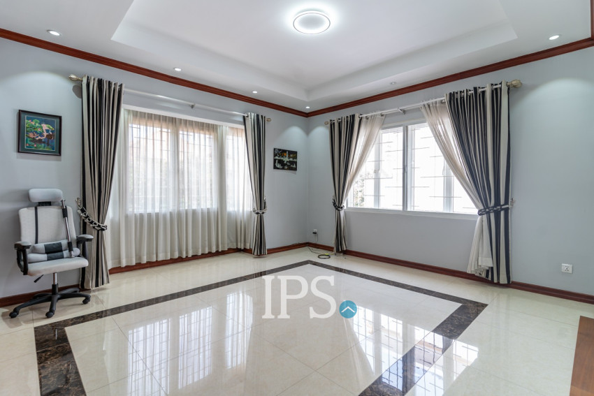 3 Bedroom Villa For Rent - Bassac Garden City, Tonle Bassac, Phnom Penh