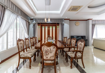 3 Bedroom Villa For Rent - Bassac Garden City, Tonle Bassac, Phnom Penh thumbnail