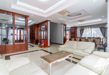 3 Bedroom Villa For Rent - Bassac Garden City, Tonle Bassac, Phnom Penh thumbnail