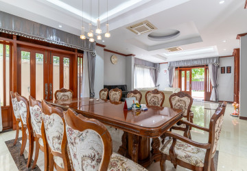 3 Bedroom Villa For Rent - Bassac Garden City, Tonle Bassac, Phnom Penh thumbnail