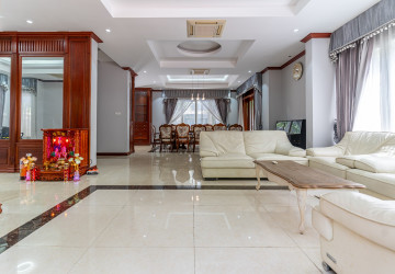 3 Bedroom Villa For Rent - Bassac Garden City, Tonle Bassac, Phnom Penh thumbnail