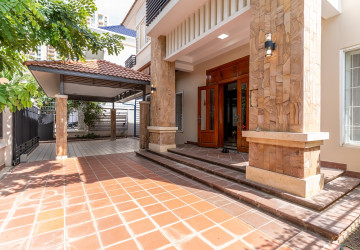 3 Bedroom Villa For Rent - Bassac Garden City, Tonle Bassac, Phnom Penh thumbnail