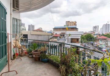 Renovated 1 Bedroom Apartment For Rent - BKK2, Phnom Penh thumbnail