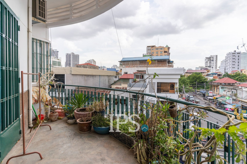 Renovated 1 Bedroom Apartment For Rent - BKK2, Phnom Penh