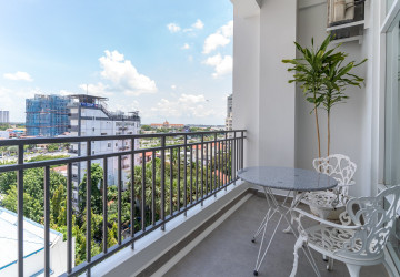 4 Bedroom Serviced Apartment For Rent - Tonle Bassac, Phnom Penh thumbnail