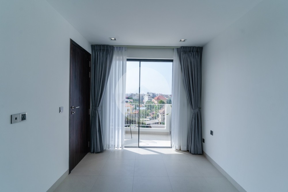 2 Bedroom Condo For Rent - Svay Dangkum, Siem Reap - Image 32