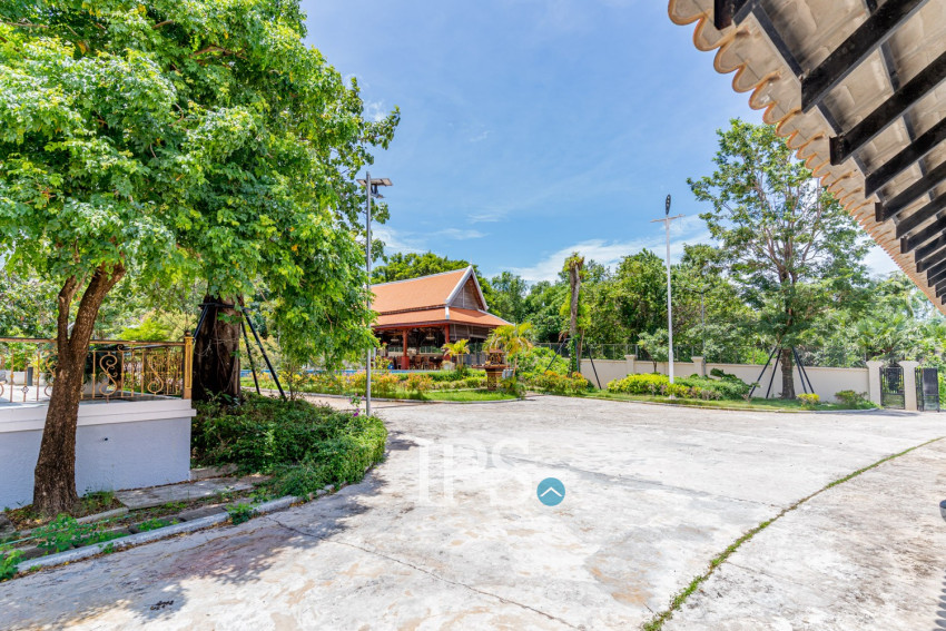 11 Bedroom Villa For Rent - Kep Province