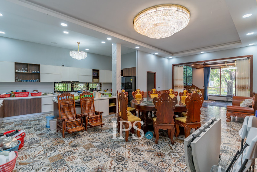 11 Bedroom Villa For Rent - Kep Province