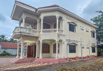 6 Bedroom Villa For Sale - Battambang Province thumbnail