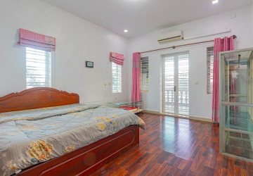 5 Bedroom Flat For Rent - Sala Kamruek, Siem Reap thumbnail