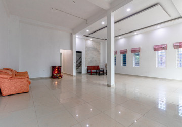 5 Bedroom Flat For Rent - Sala Kamruek, Siem Reap thumbnail