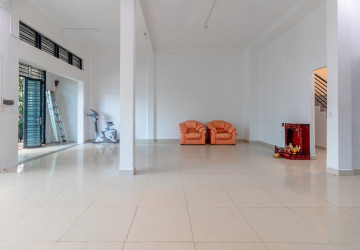 5 Bedroom Flat For Rent - Sala Kamruek, Siem Reap thumbnail