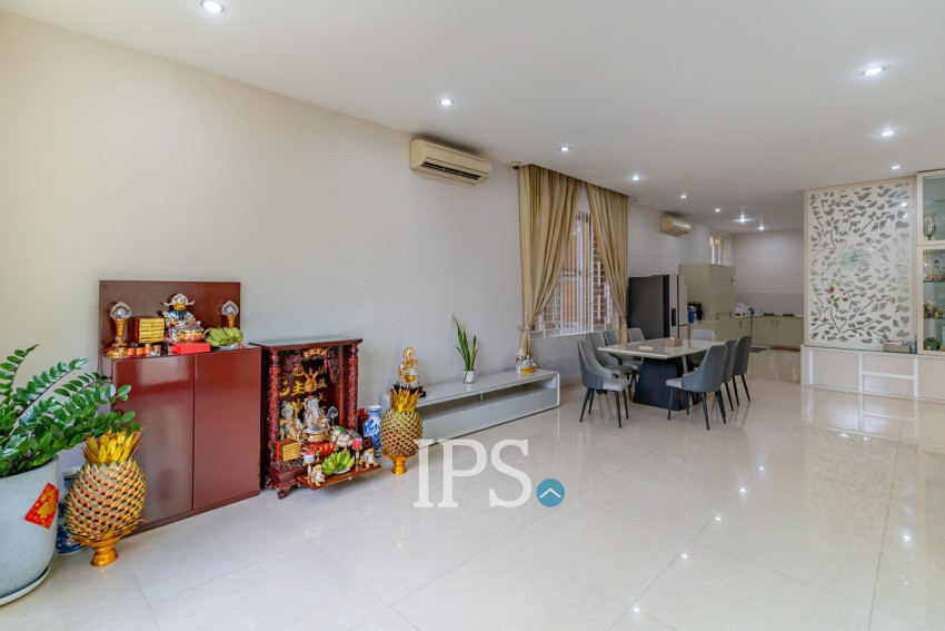 4 Bedroom Villa For Rent - Boeung Kak 1, Phnom Penh