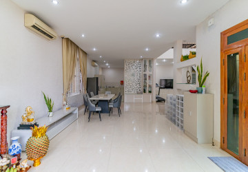 4 Bedroom Villa For Rent - Boeung Kak 1, Phnom Penh thumbnail