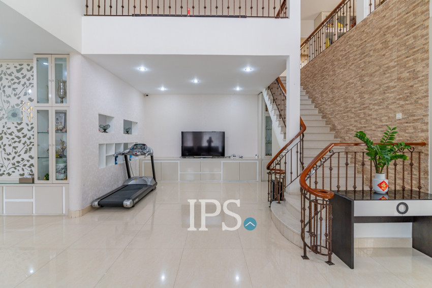 4 Bedroom Villa For Rent - Boeung Kak 1, Phnom Penh