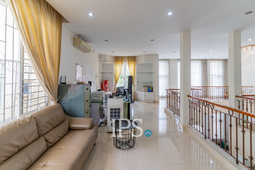 4 Bedroom Villa For Rent - Boeung Kak 1, Phnom Penh