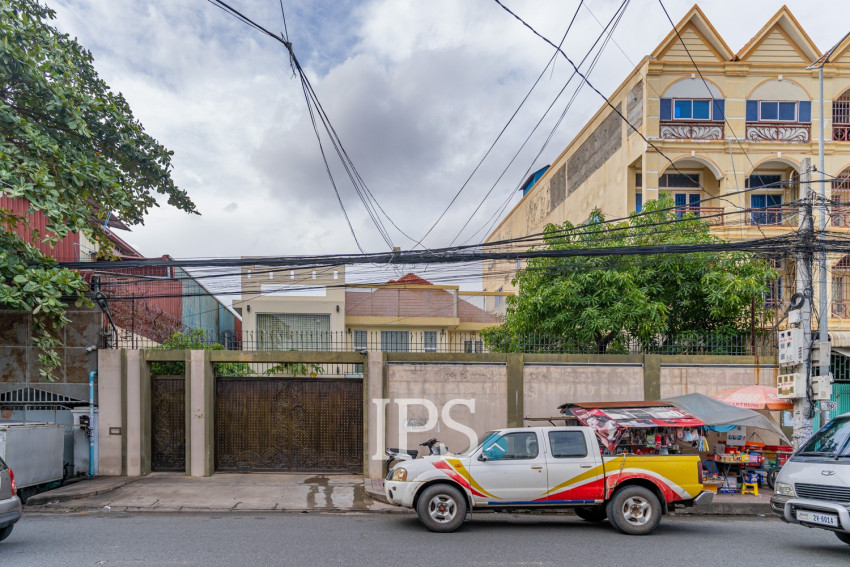 4 Bedroom Villa For Rent - Boeung Kak 1, Phnom Penh