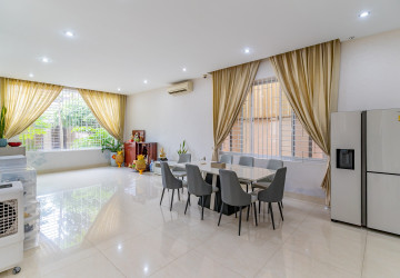 4 Bedroom Villa For Rent - Boeung Kak 1, Phnom Penh thumbnail