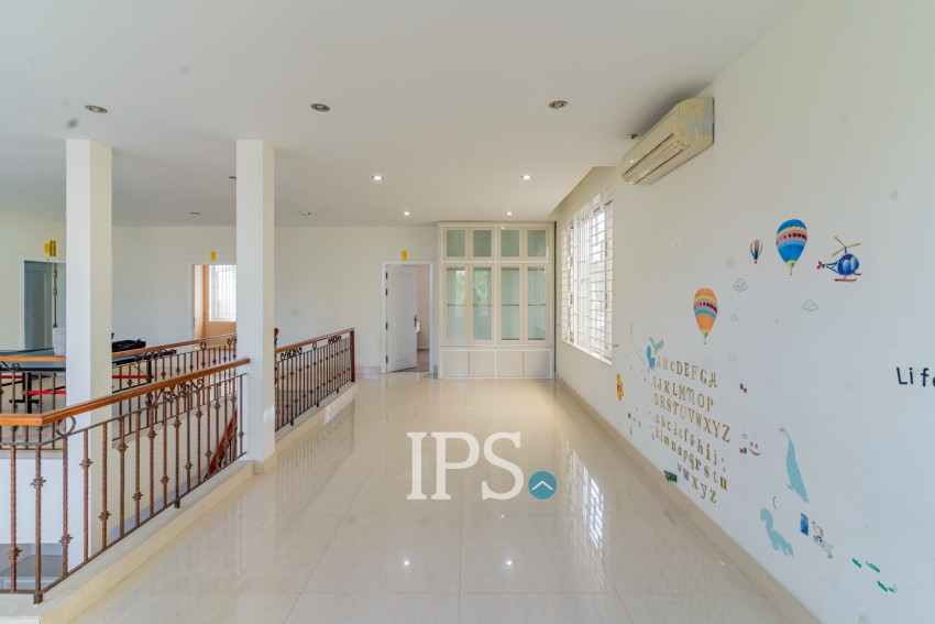 5 Bedroom Villa For Rent - Boeung Kak 1, Phnom Penh