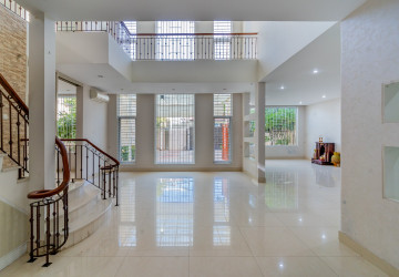 5 Bedroom Villa For Rent - Boeung Kak 1, Phnom Penh thumbnail