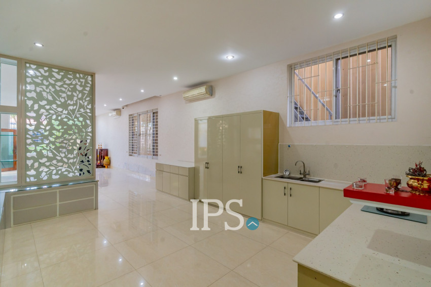 5 Bedroom Villa For Rent - Boeung Kak 1, Phnom Penh