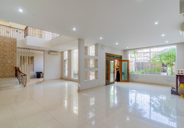5 Bedroom Villa For Rent - Boeung Kak 1, Phnom Penh thumbnail