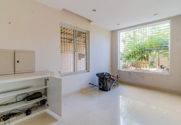 5 Bedroom Villa For Rent - Boeung Kak 1, Phnom Penh thumbnail