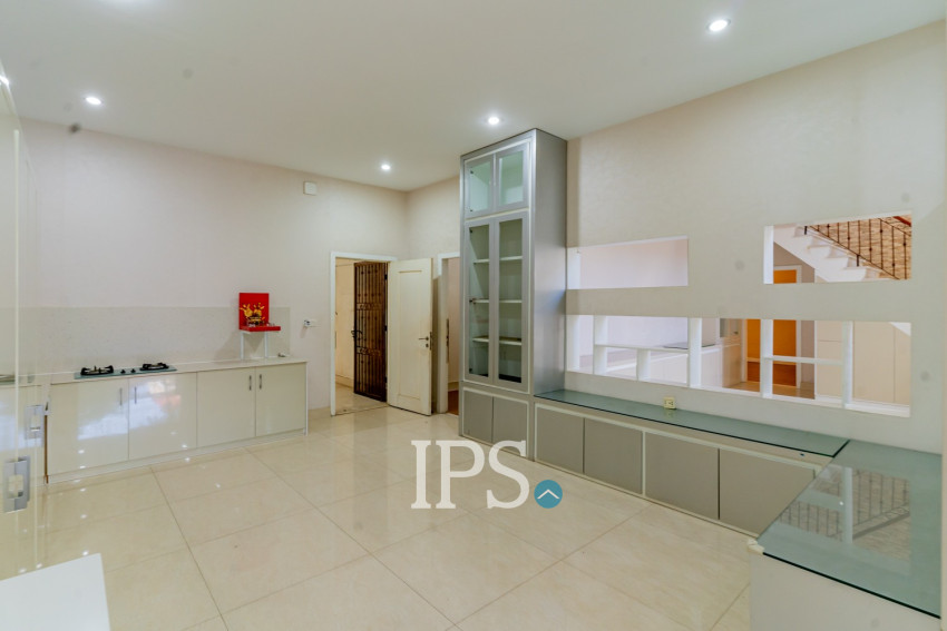 5 Bedroom Villa For Rent - Boeung Kak 1, Phnom Penh