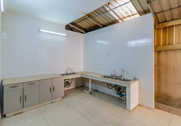 5 Bedroom Villa For Rent - Boeung Kak 1, Phnom Penh thumbnail