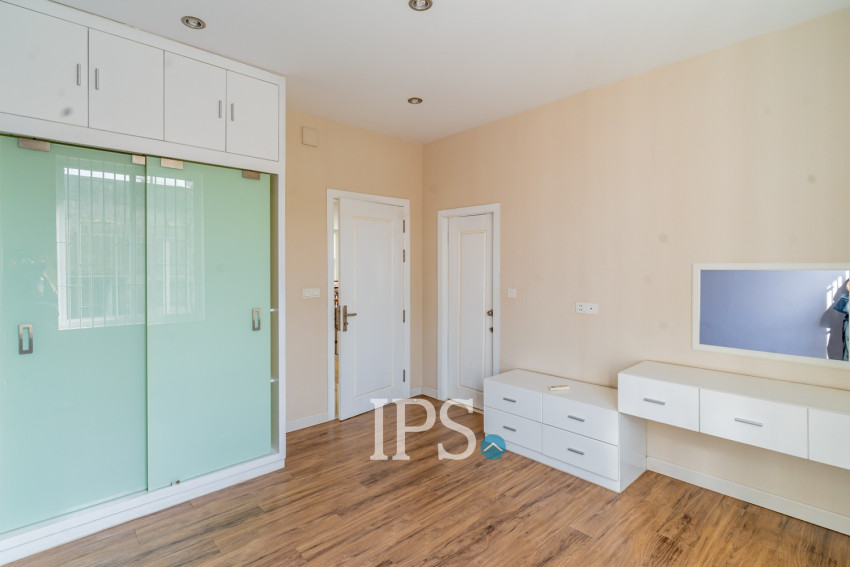 5 Bedroom Villa For Rent - Boeung Kak 1, Phnom Penh