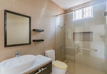 5 Bedroom Villa For Rent - Boeung Kak 1, Phnom Penh thumbnail