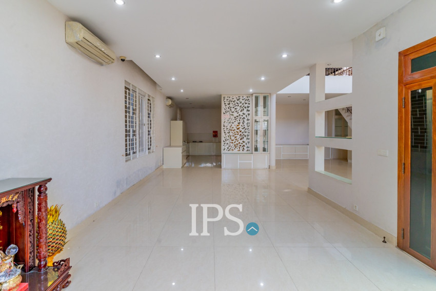 5 Bedroom Villa For Rent - Boeung Kak 1, Phnom Penh
