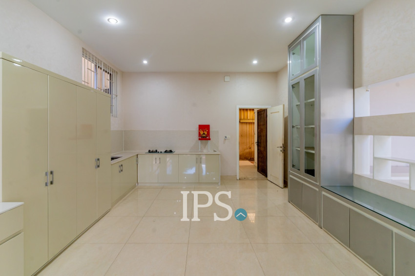 5 Bedroom Villa For Rent - Boeung Kak 1, Phnom Penh