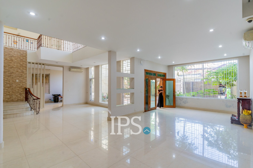 5 Bedroom Villa For Rent - Boeung Kak 1, Phnom Penh