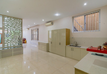 5 Bedroom Villa For Rent - Boeung Kak 1, Phnom Penh thumbnail