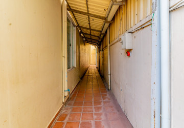 5 Bedroom Villa For Rent - Boeung Kak 1, Phnom Penh thumbnail