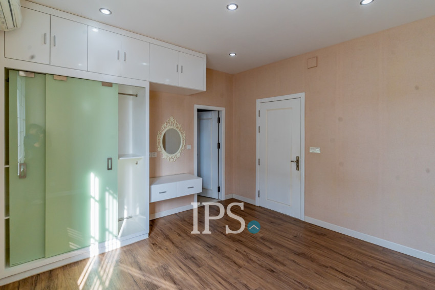 5 Bedroom Villa For Rent - Boeung Kak 1, Phnom Penh