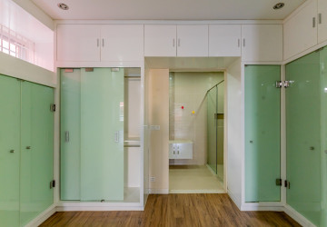 5 Bedroom Villa For Rent - Boeung Kak 1, Phnom Penh thumbnail