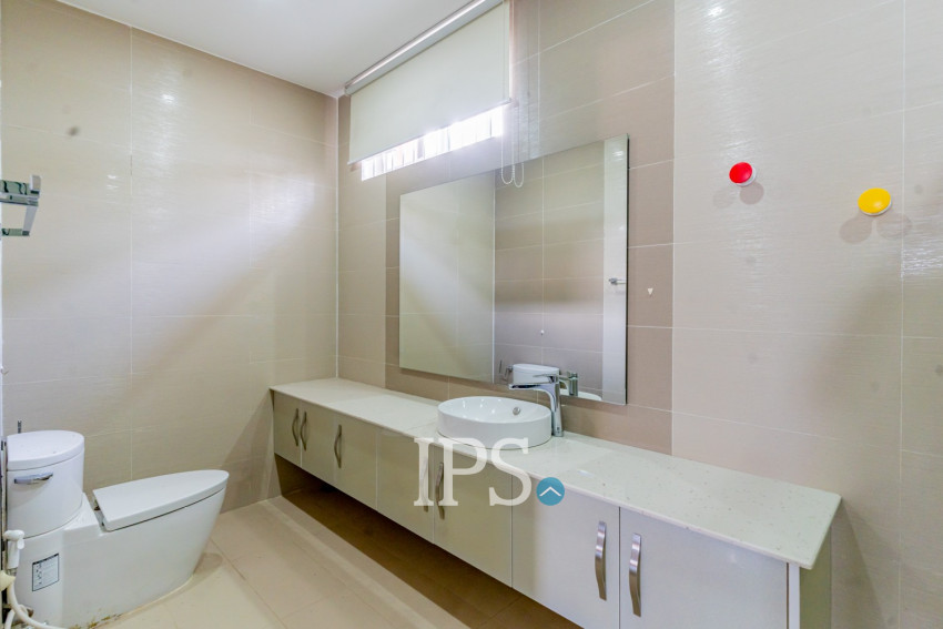 5 Bedroom Villa For Rent - Boeung Kak 1, Phnom Penh