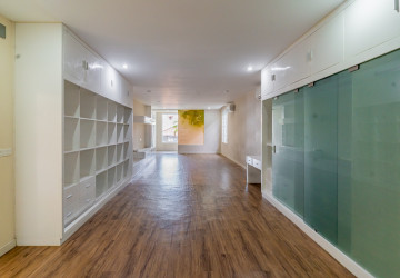 5 Bedroom Villa For Rent - Boeung Kak 1, Phnom Penh thumbnail