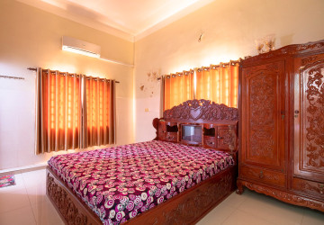 4 Bedroom Flat For Rent - Svay Dangkum, Siem Reap thumbnail