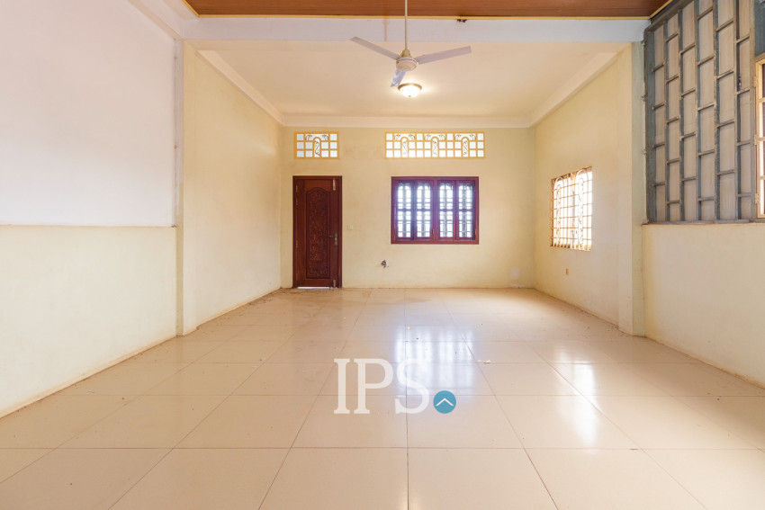 4 Bedroom Flat For Rent - Svay Dangkum, Siem Reap