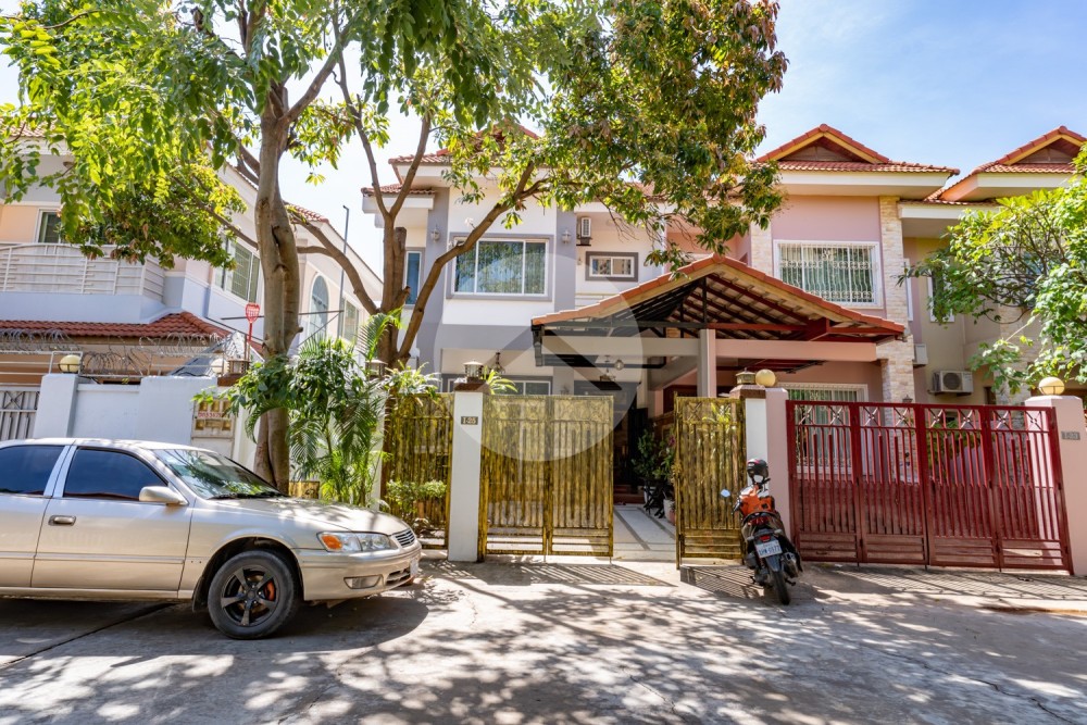 4 Bedroom Twin Villa For Sale - Bassac Garden, Tonle Bassac, Phnom Penh 4 Bedroom Twin Villa For Sale - Bassac Garden, Tonle Bassac, Phnom Penh