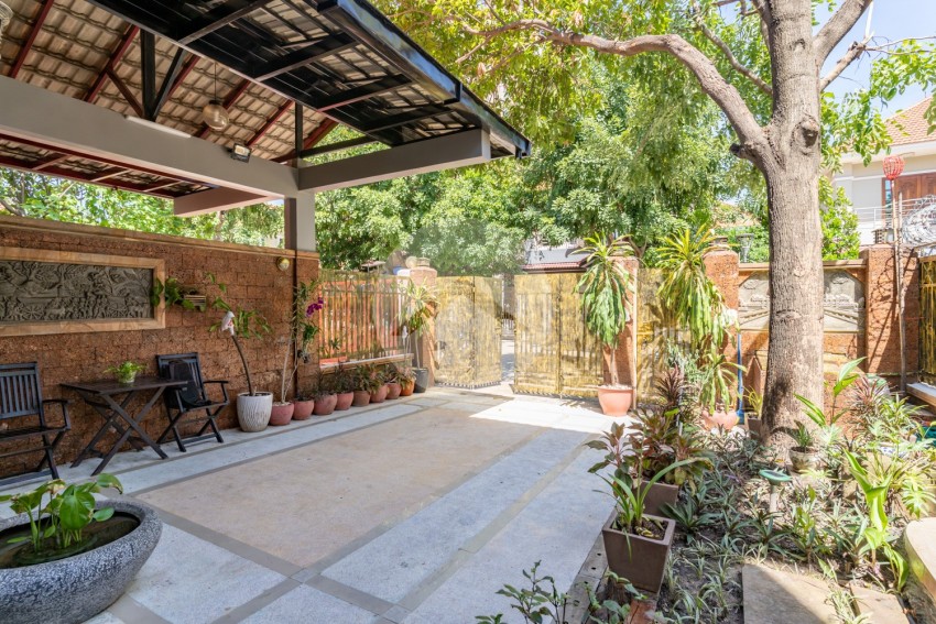 4 Bedroom Twin Villa For Sale - Bassac Garden, Tonle Bassac, Phnom Penh