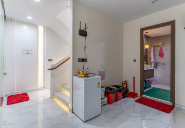 3 Bedroom Townhouse For Sale - BKK1, Phnom Penh thumbnail